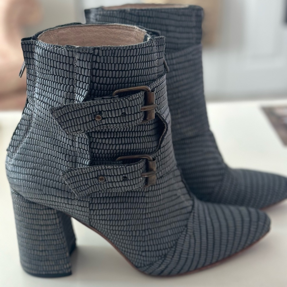 FreeBird Grey Boots